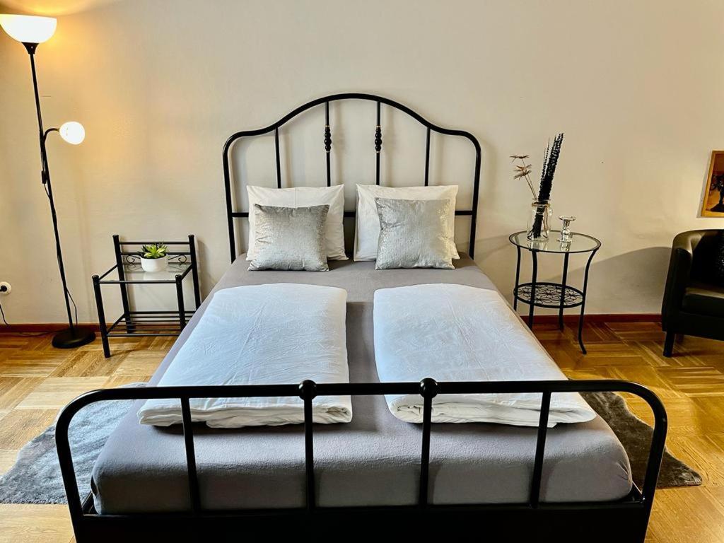 Beautiful City Centre Apartment Wina Bagian luar foto