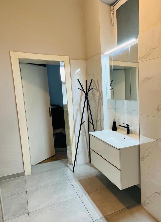 Beautiful City Centre Apartment Wina Bagian luar foto
