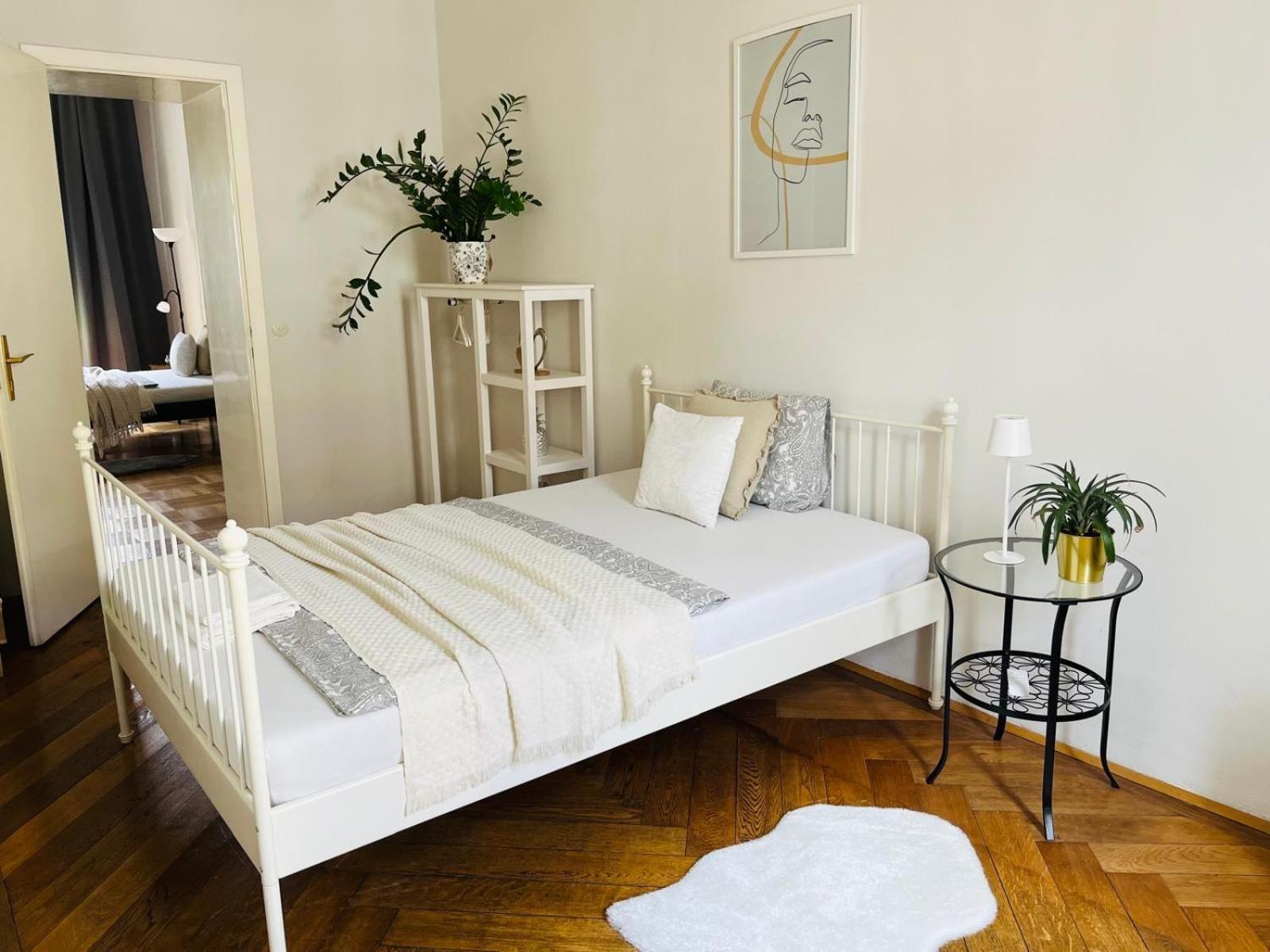 Beautiful City Centre Apartment Wina Bagian luar foto